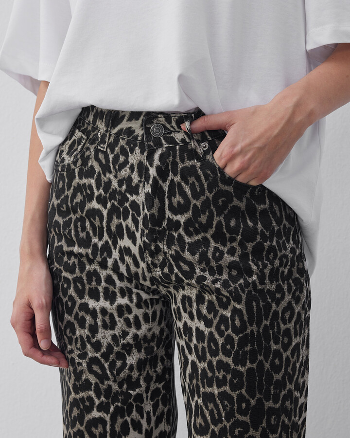 Leopar Jean Leopar